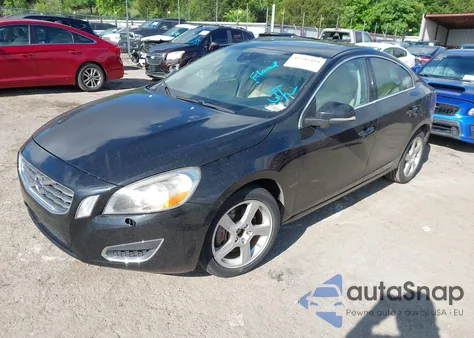 2013 Volvo S60 T5 из США, поврежденный, VIN YV1612FS1D2220344